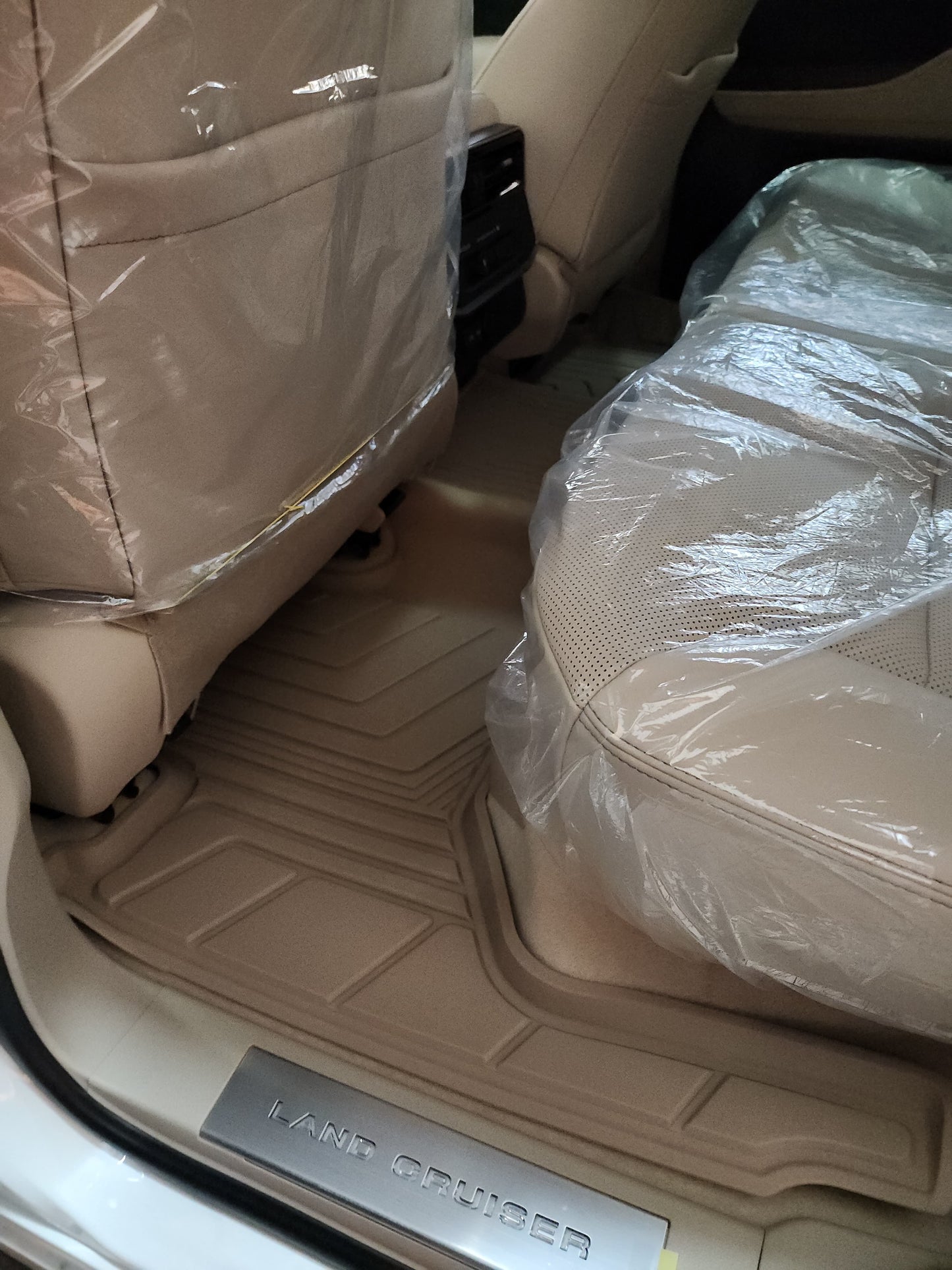 Waterproof Beige Rubber Floor Mats - Toyota Land Cruiser LC300