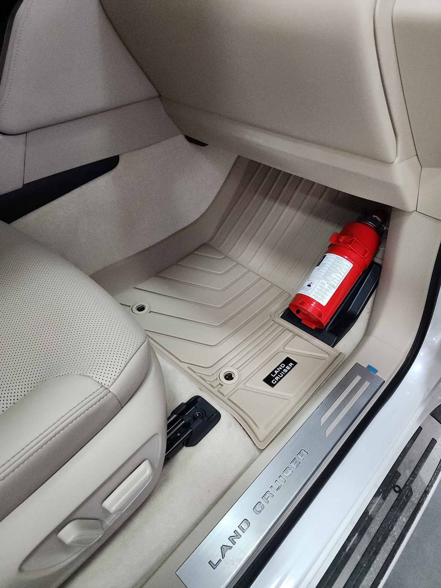 Waterproof Beige Rubber Floor Mats - Toyota Land Cruiser LC300