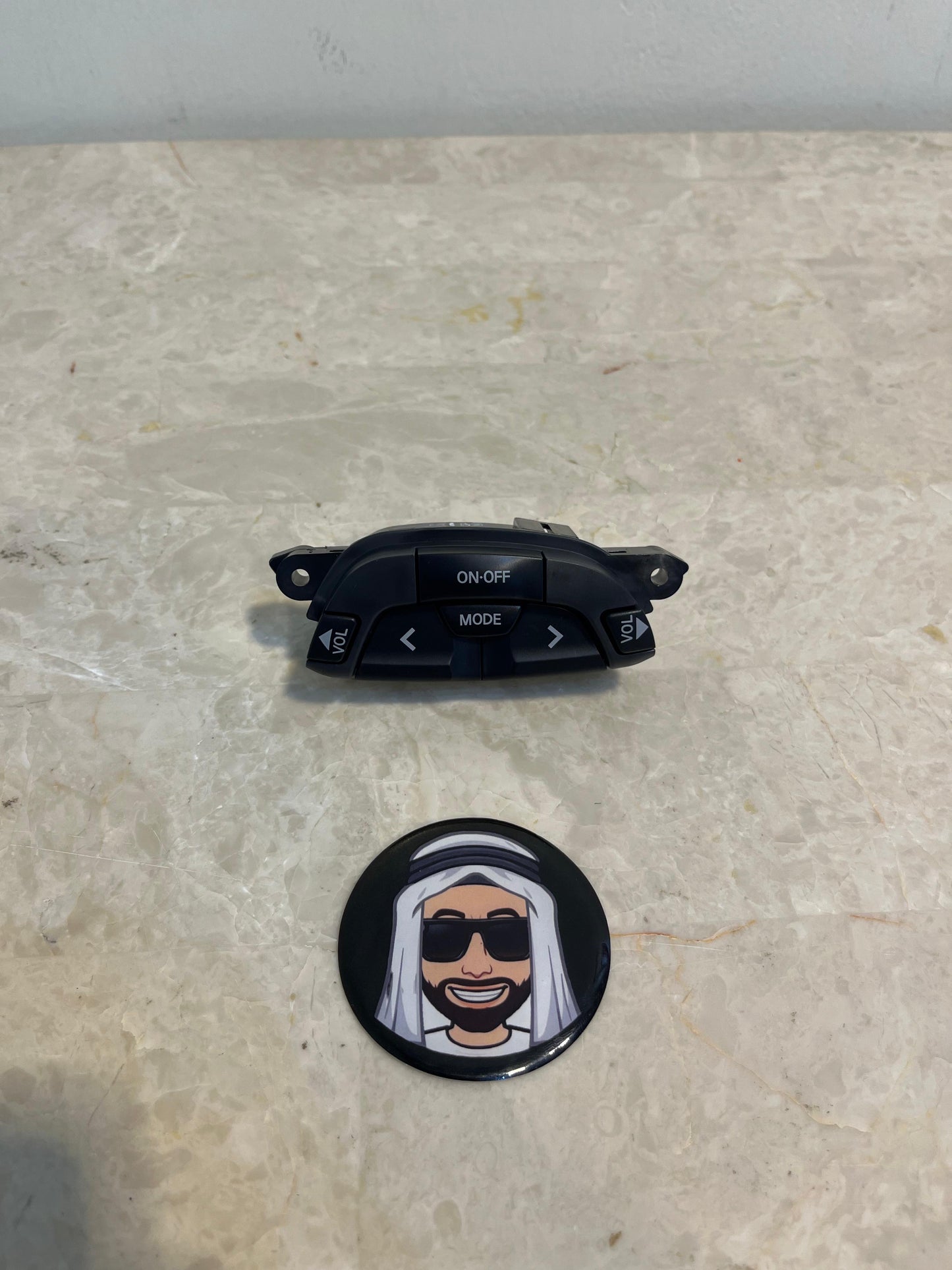 Steering Volume Audio Control Switch Nissan Patrol Y61 VTC GU (2009)