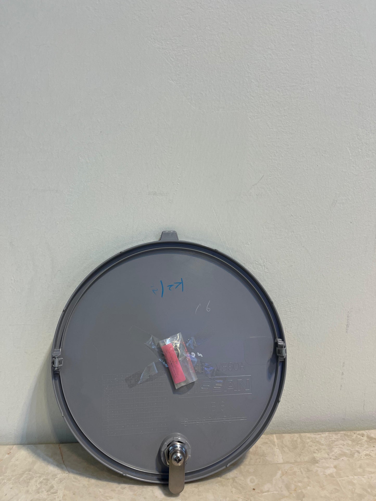 Spare Tyre Cap Grey with Key Nissan Patrol Y61 Super Safari VTC GU