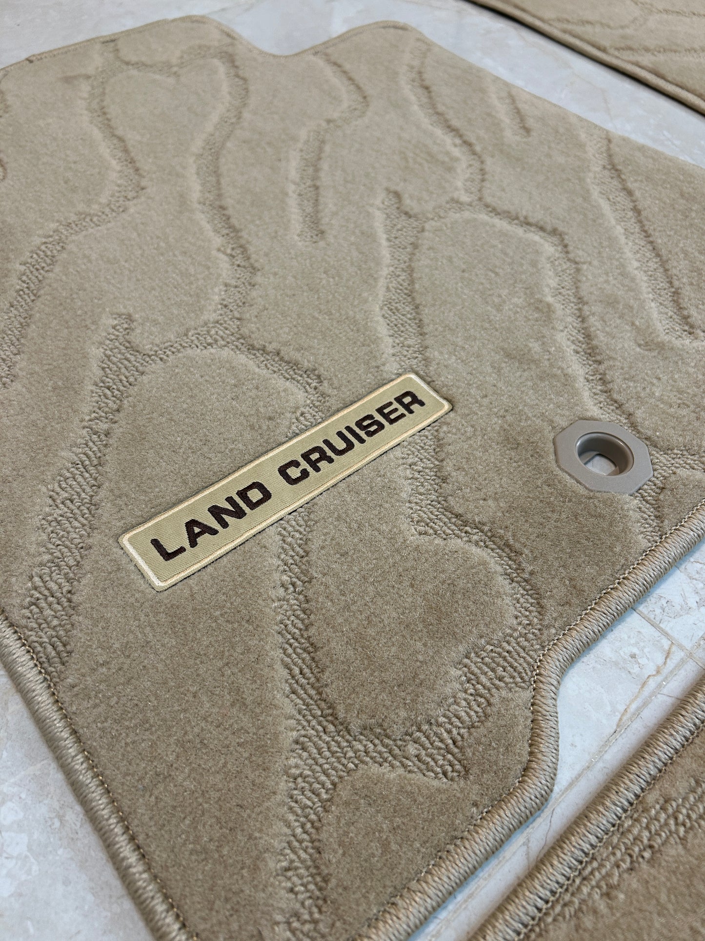 Toyota Land Cruiser 2016-2021 Beige Floor Mats with New Logo (LC200)