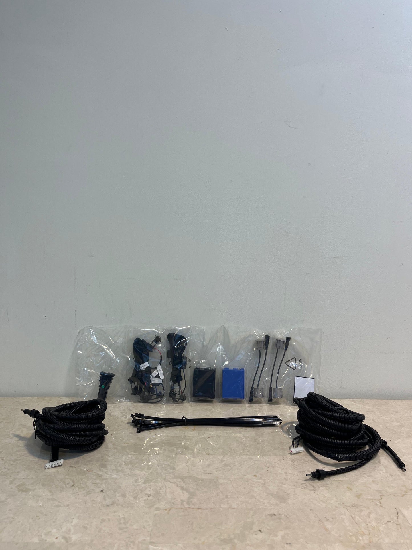 Parking Sensor Kit - Silver Metallic 1F7 (Toyota Land Cruiser LC200)