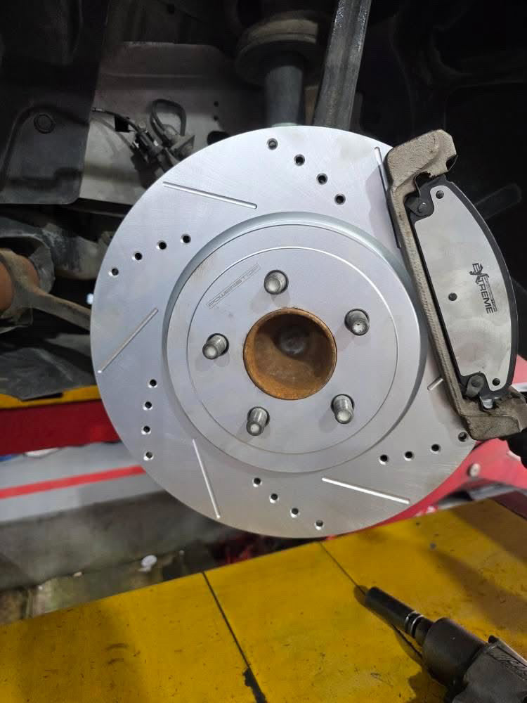 Dodge 2-Piston - Front Drilled and Slotted Brake Disc Rotors by PowerStop Evolution (Charger Challenger V8 RT AWD Chrysler 300 Magnum) (AR8359XPR)