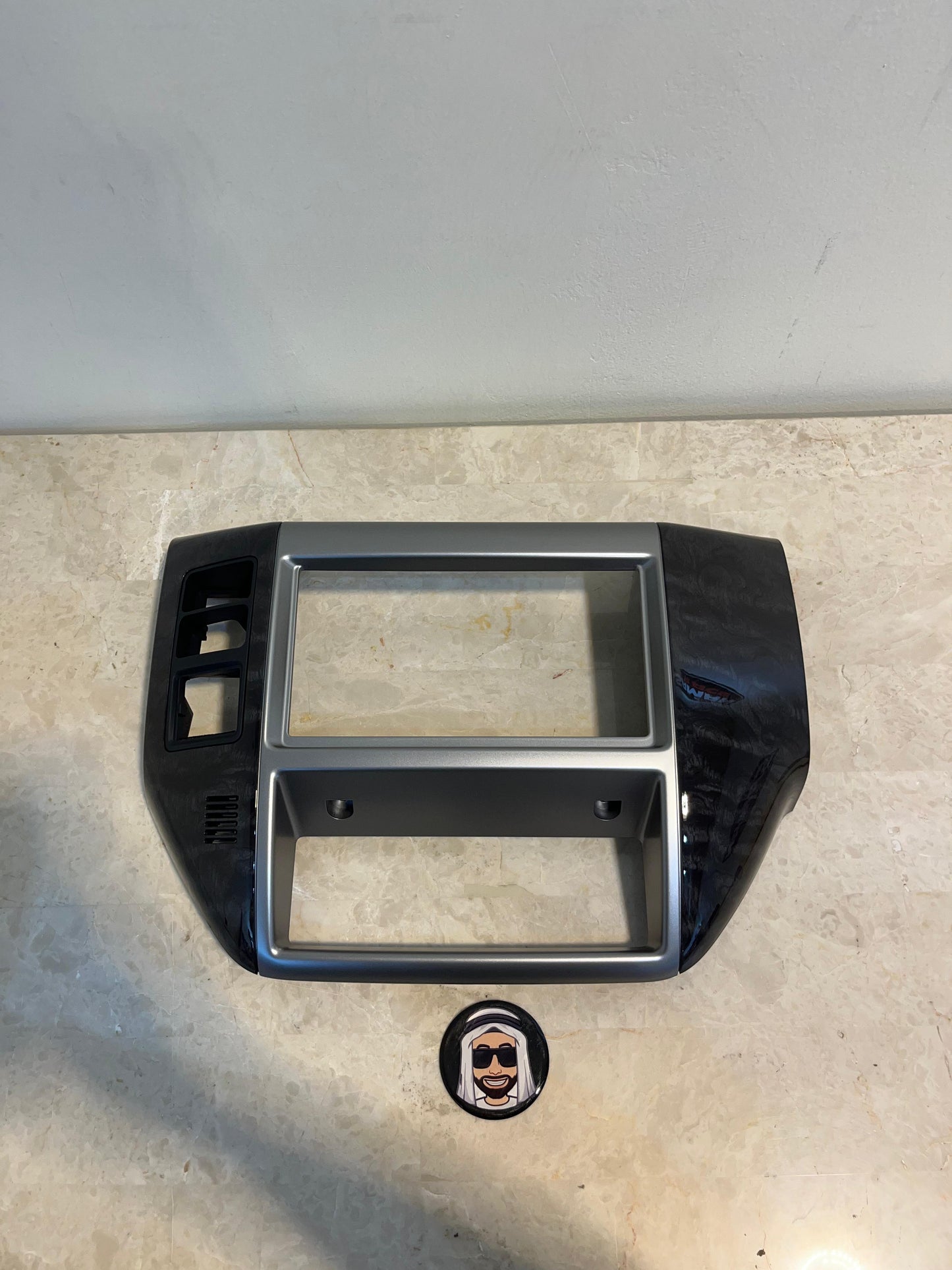2023 2024 Wood Dash Trim Screen Frame (Piano Wood, Super Safari Screen Size) Nissan Patrol Y61 VTC GU