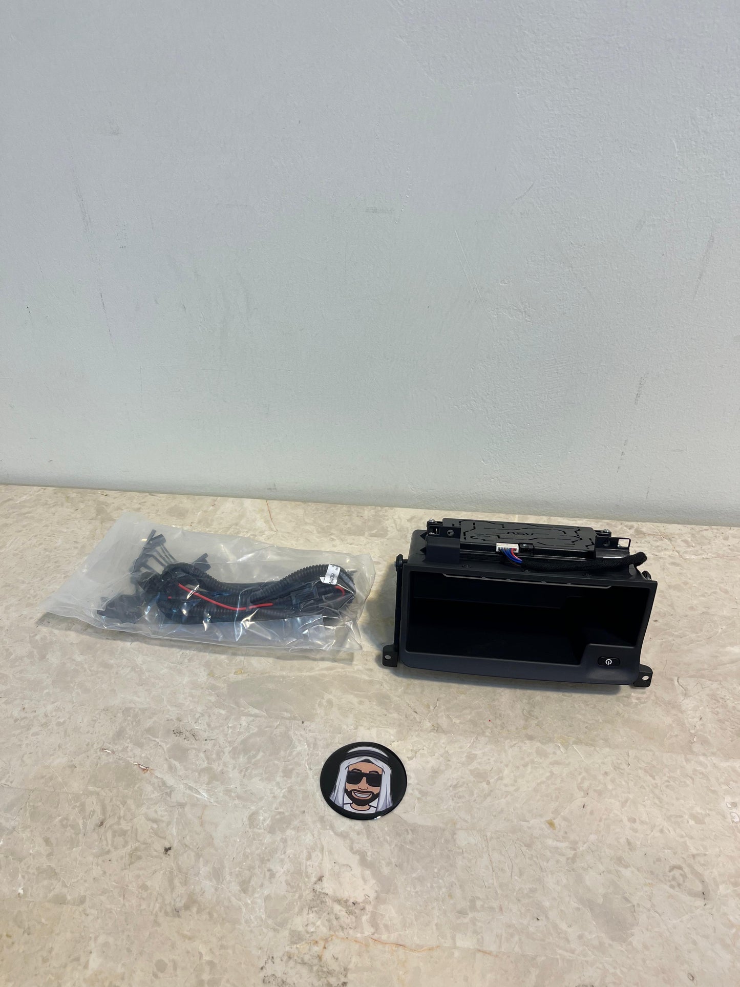 Integrated Wireless Mobile Charger Nissan Patrol Y61 VTC GU