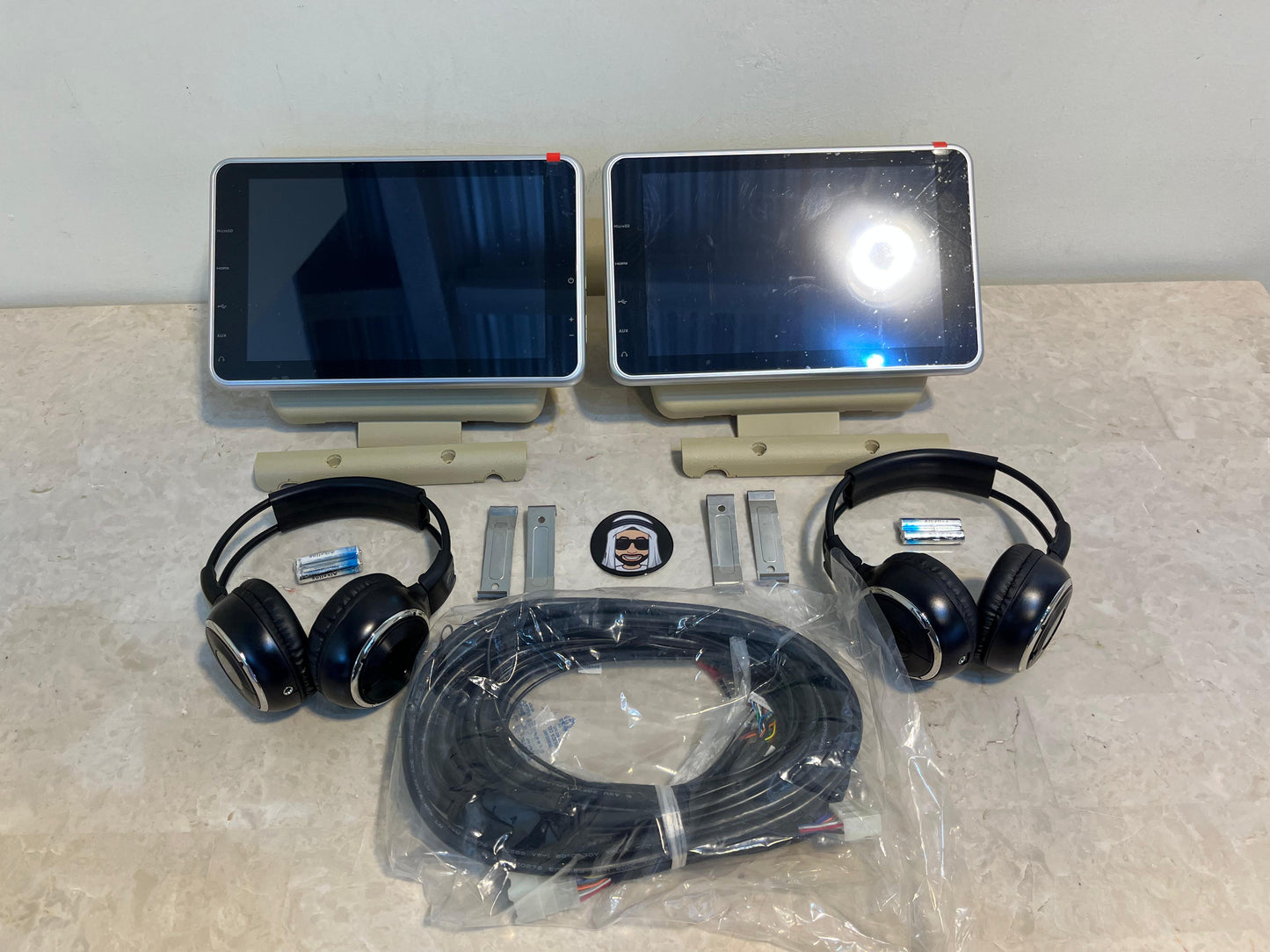 Rear Seat Entertainment System Screens - Toyota Land Cruiser LC200