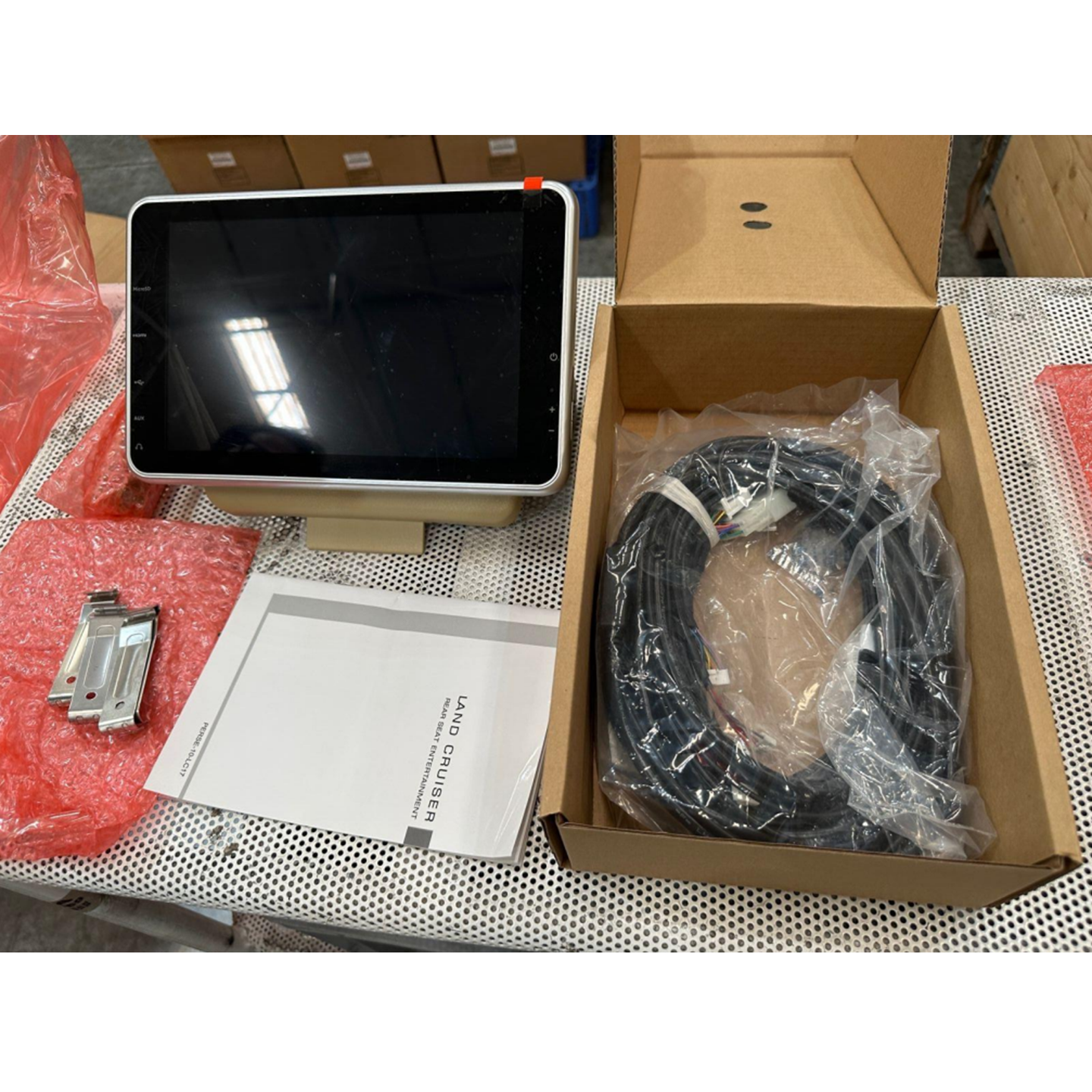 Rear Seat Entertainment System Screens - Toyota Land Cruiser LC200