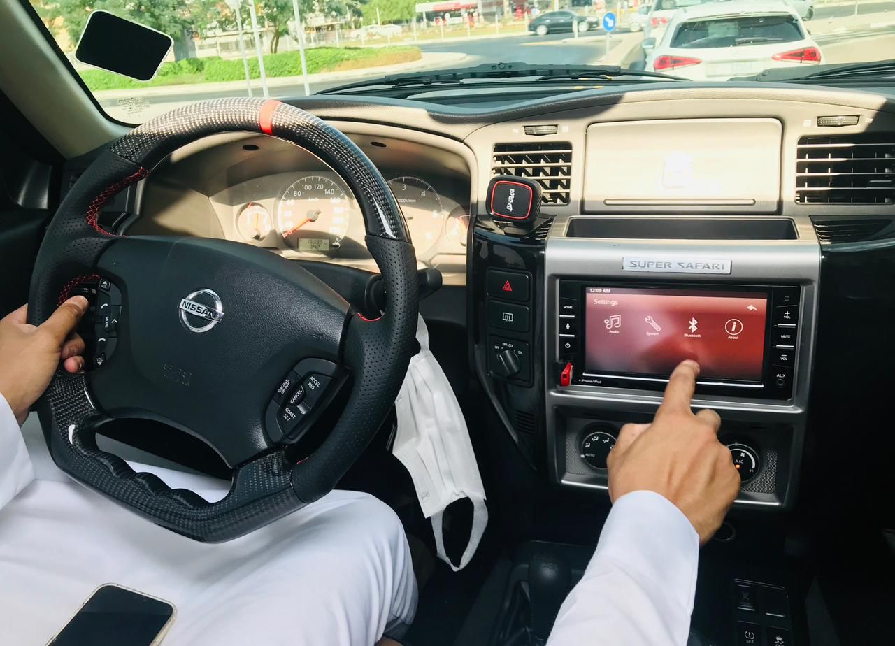 Shiny Carbon Fiber Steering Wheel Nissan Patrol Y61 VTC GU