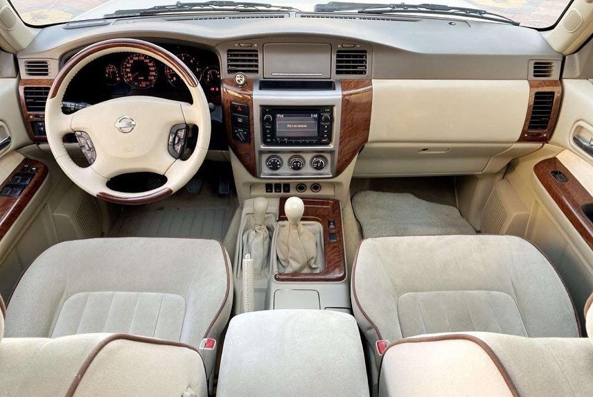 Y61 Shiny Brown Wood Interior