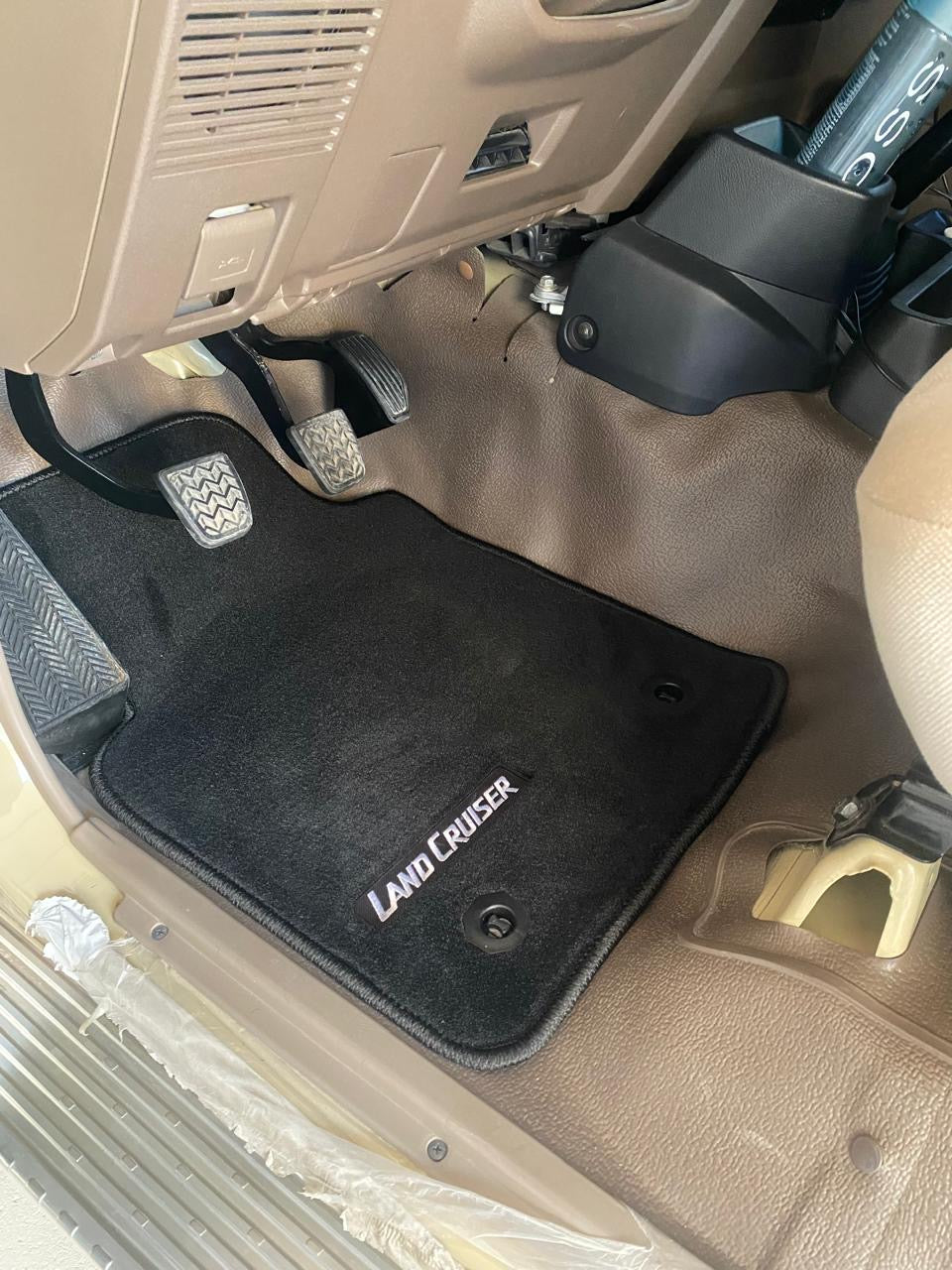 Toyota LC70 2007-2026 Luxury Black Floor Mats with Land Cruiser Logo