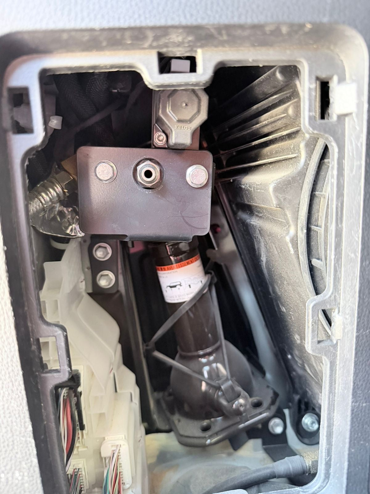 Integrated Digital Air Compressor Pump Tyre Inflator - Toyota Land Cruiser LC300