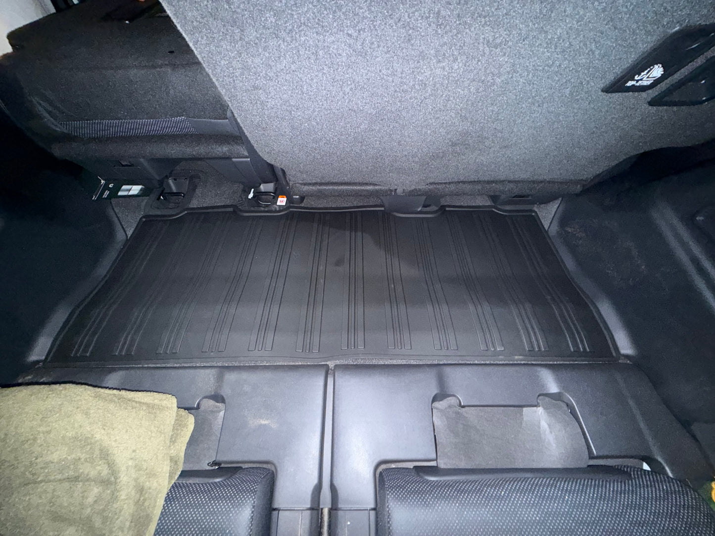 Waterproof Black Rubber Floor Mats - Toyota Prado LC250