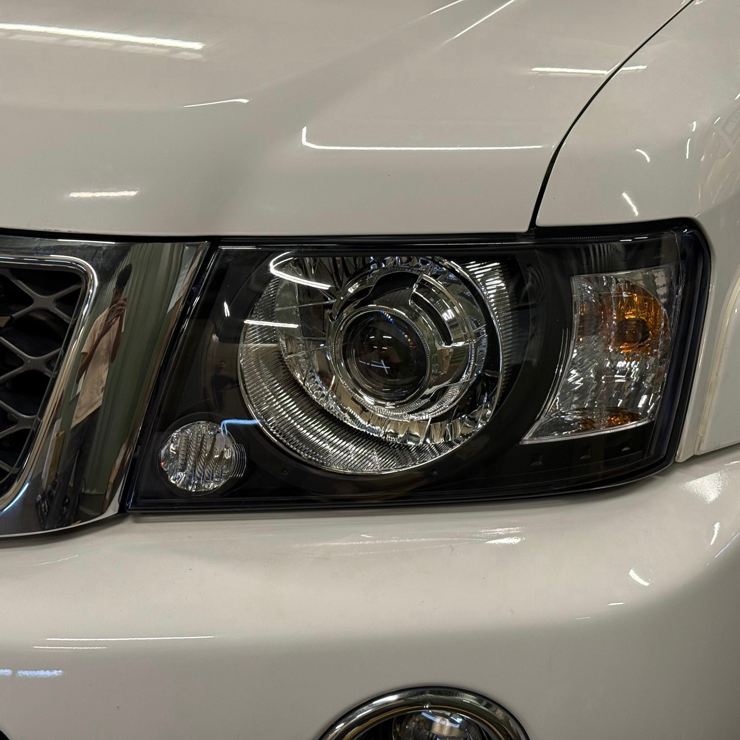 Bi-LED Black Projector Headlights for Nissan Patrol Y61 (2005–2024)