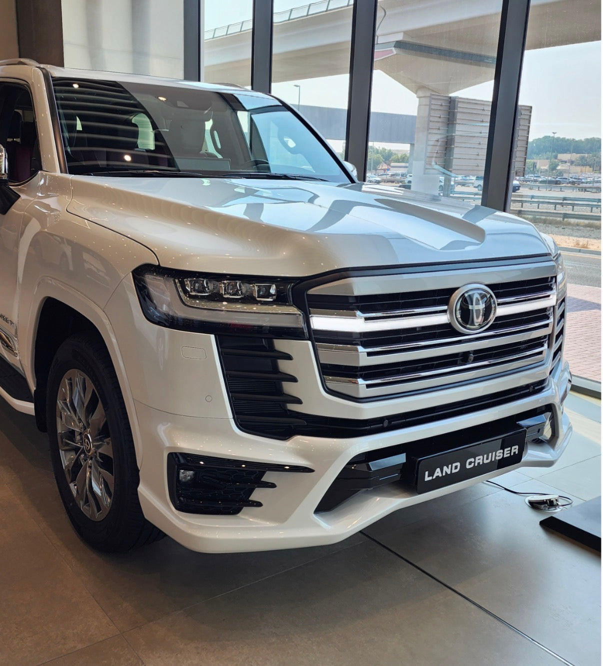 Front Grill & Daytime Running Lights - Toyota Land Cruiser LC300