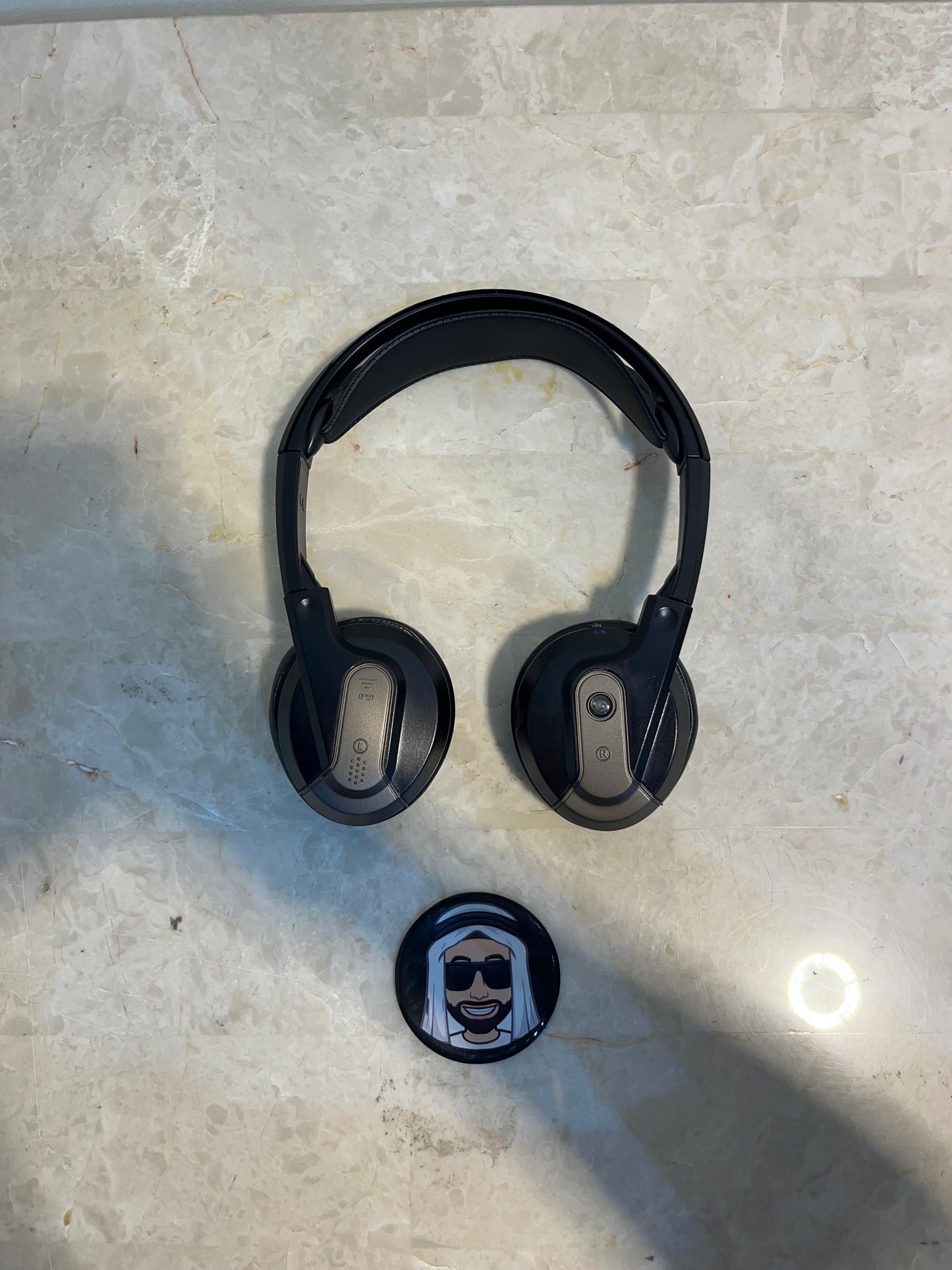 IR Headphones for Rear Seat Entertainment System Screens (Universal)
