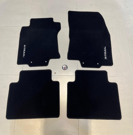 Nissan X-Trail T32 Floor Mats with Logo