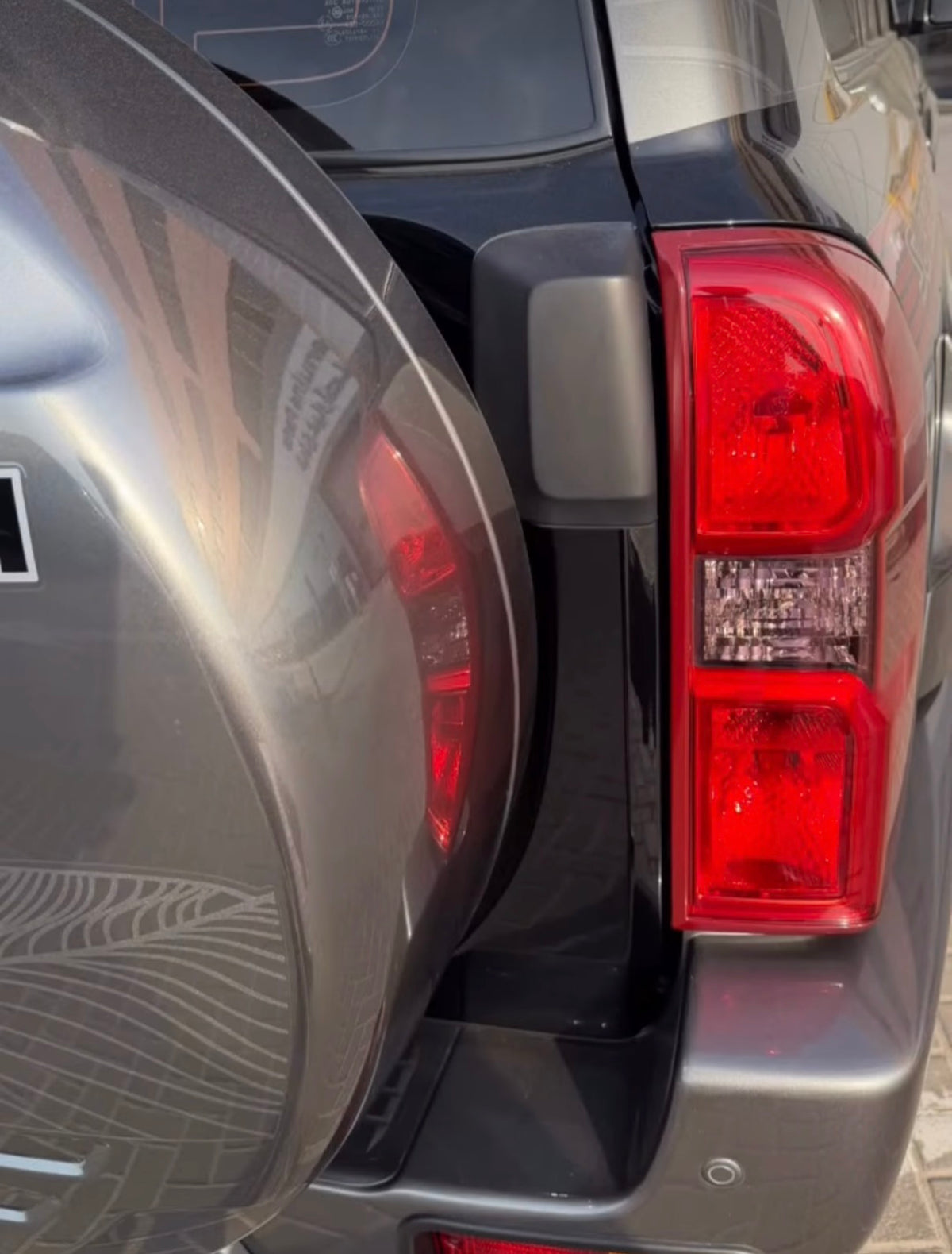 Back Door Hinge Cover Nissan Patrol Y61 VTC GU