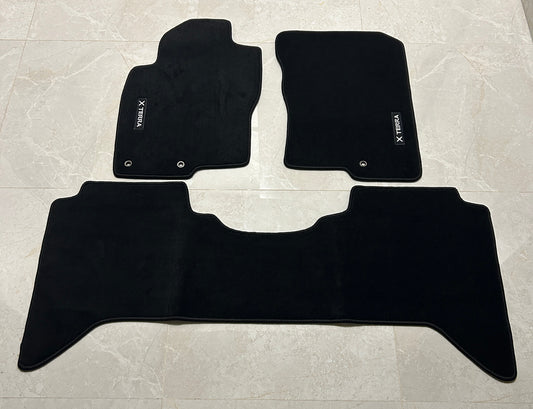 Nissan Xterra Black Luxury Floor Mats with Logo