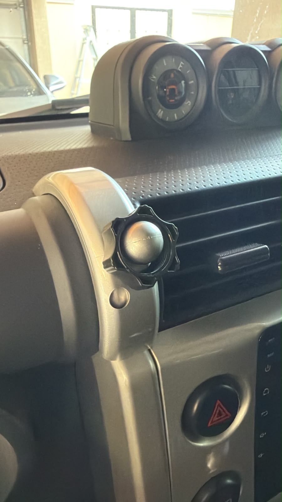 Mobile Phone Holder Knob - Toyota FJ Cruiser