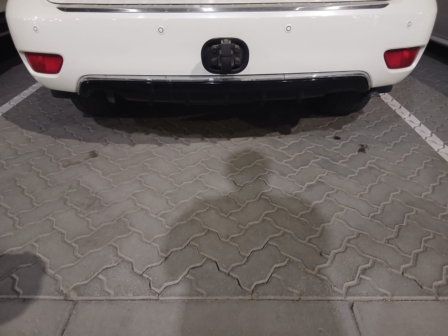 Rear Black Diffuser with Chrome Nissan Patrol Y62