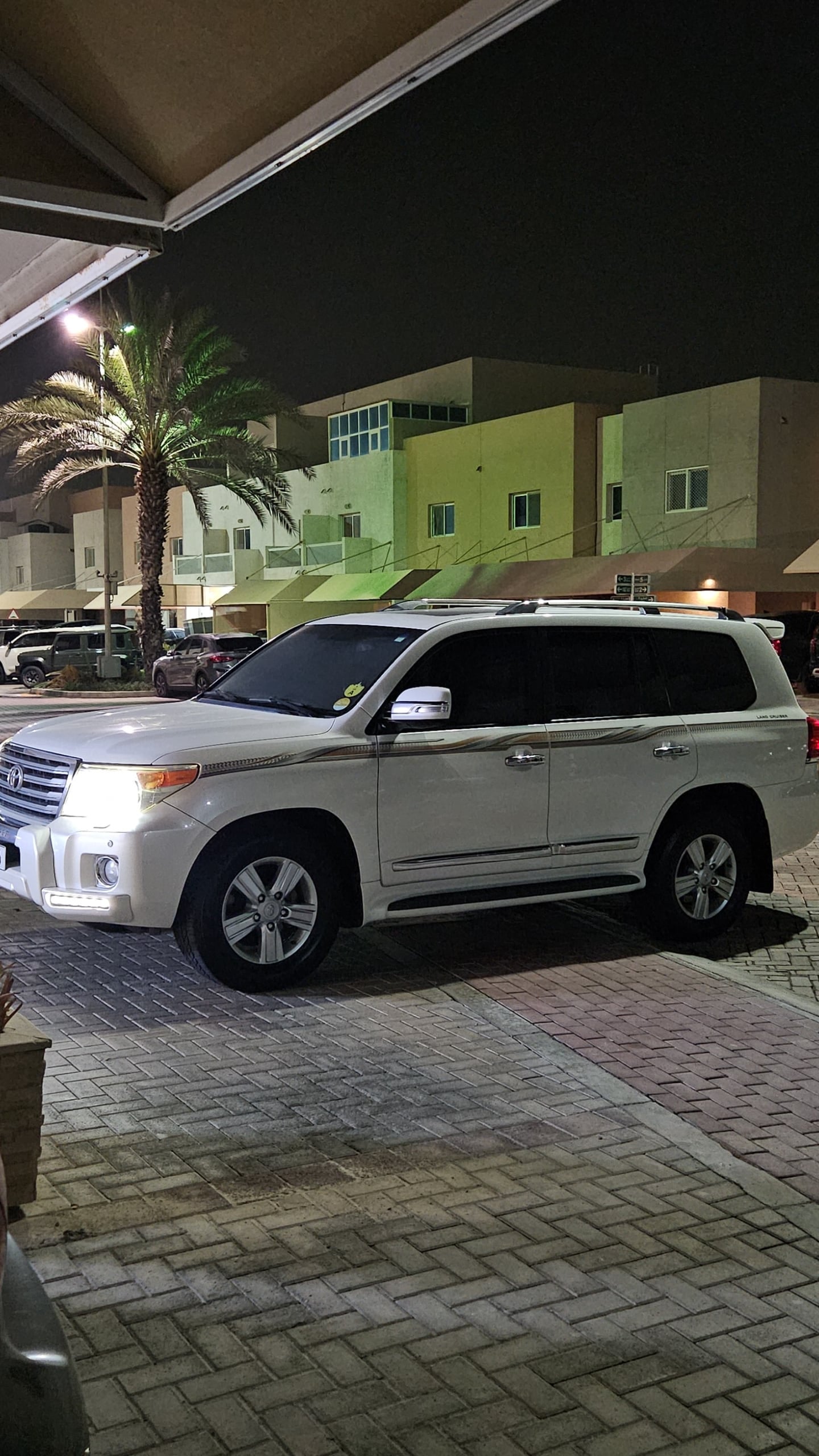 LC200 VXR 2015 - Side Stripe Stickers (Toyota Land Cruiser)