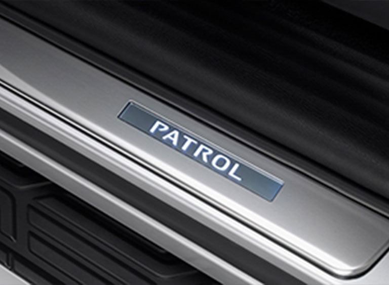 Illuminated Kicking Plate with Service Connector - Nissan Patrol Y62