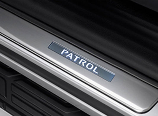 Illuminated Kicking Plate with Service Connector - Nissan Patrol Y62